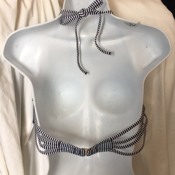 Shade & Shore Bikini swimsuit Top - Picture 4 of 7